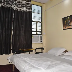 om-rest-house-varanasi-221001-6.hotels-varanasi.com/