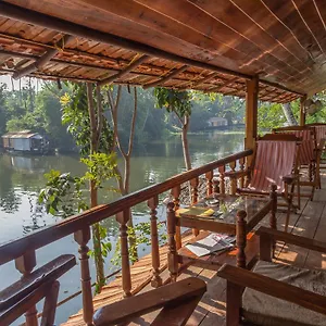 https://malayalam-ayurvedic-lake-resort.kerala-hotels.net