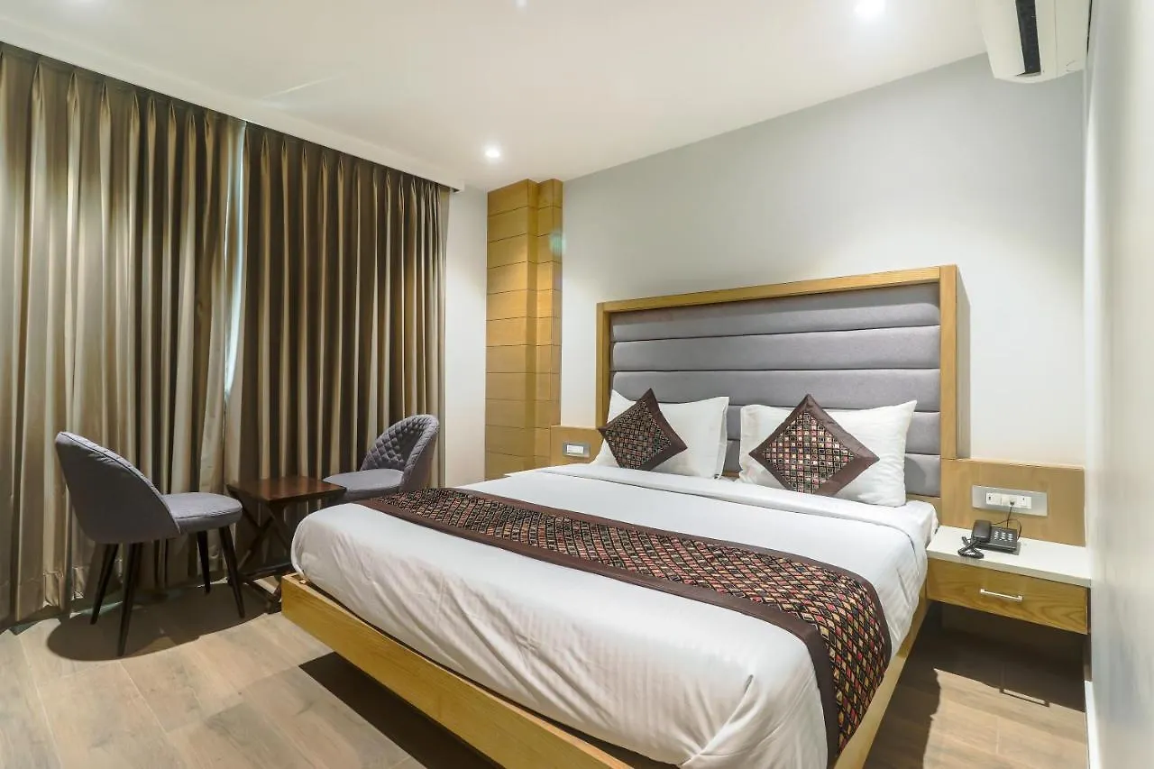 Hotel Bricks, Karol Bagh, New Delhi 3*, Δελχί